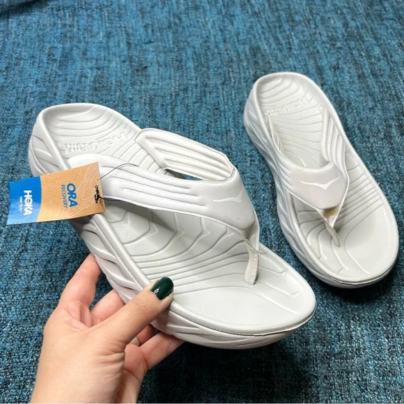Hoka | Shoes | Hoka One One Ora Recovery Flip Flop Sandals  display picture 2